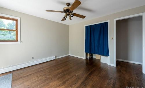 956 Huntington Rd, Stratford CT  06614-2736 exterior