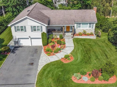 10 Mohegan Ln, Rye Brook, NY 10573-1430