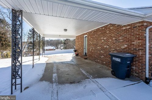 821 Blue Rdg Dr, Harrisonburg VA  22802-5012 exterior