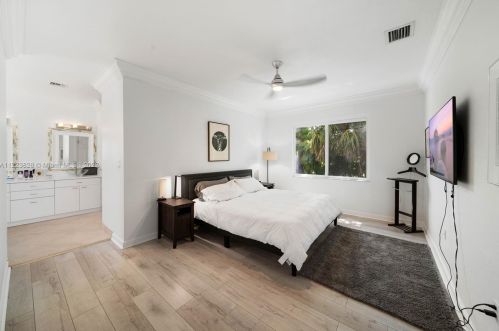 211 15th St, Dania Beach FL  33004-4244 exterior
