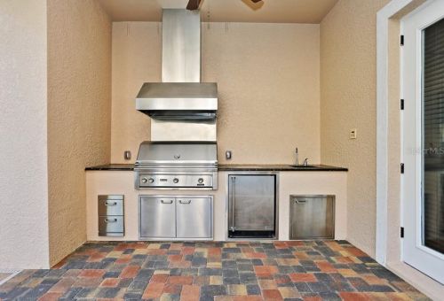 2641 Grand Lakeside Dr, Palm Harbor FL  34684-1028 exterior