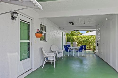 809 Meadowlark Ln, Delray Beach FL  33445-1853 exterior