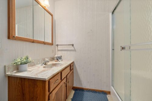 2375 Chickasaw Dr, London OH  43140-9014 exterior