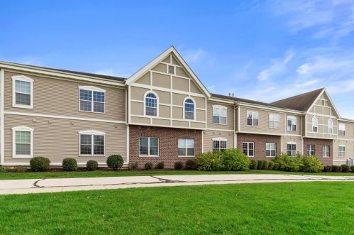 1540 Roxbury Way, Waukesha, WI 53186-3996