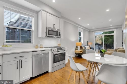 1101 Fern St, Washington, DC 20012-2327