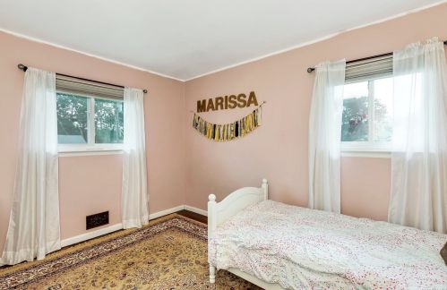 83 Otis Rd, Islip Terrace NY  11752-1907 exterior