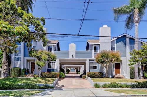606 Juanita Ave, Redondo Beach CA  90277-2986 exterior