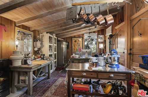 21658 Encina Rd, Topanga CA  90290-3524 exterior