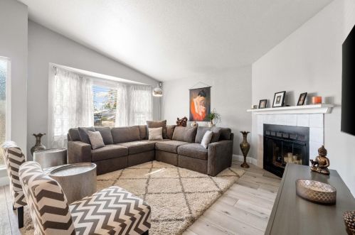 9271 Briles Ct, Elk Grove CA  95624-2451 exterior