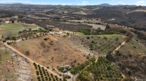 11055 Calle Oro Verde, Valley Center CA  92082-4202 exterior