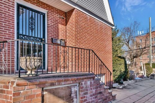 566 Webster Ave, New Rochelle, NY 10801-2426