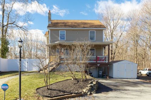 639 Violet Ave, Hyde Park, NY 12538-1862