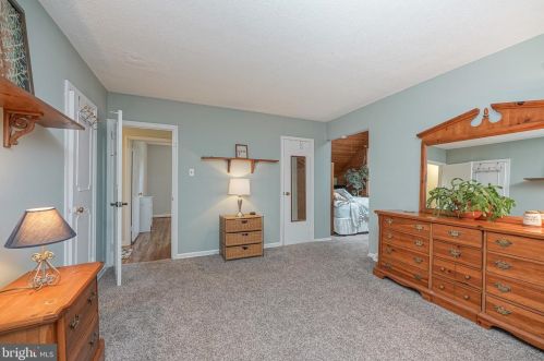 318 White Birch Dr, Riverton NJ  08077-4396 exterior