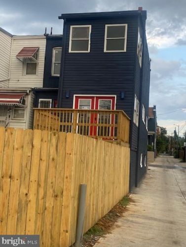 1210 18th St, Washington DC 20002-2002 exterior