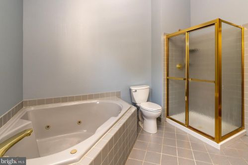 118 Shoal Creek Dr, Blue Bell PA  19422-3250 exterior