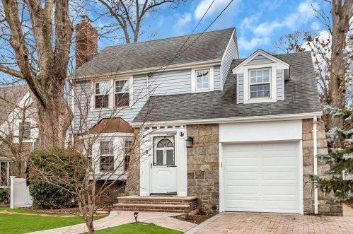 119 Emerson Pl, Valley Stream, NY 11580-4431