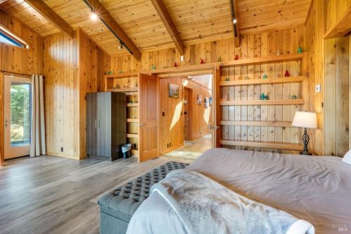 45465 Caspar Dr, Mendocino CA  95460-9727 exterior