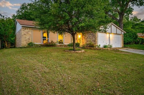 605 Panay Way Dr, Fort Worth, TX 76108-3919