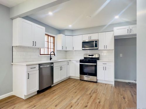 20 Barnum Rd, Danbury CT  06811-2936 exterior