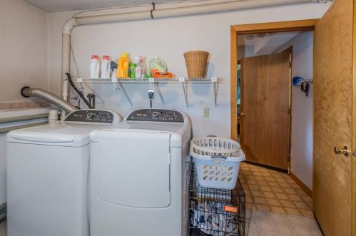 107 Allenton Rd, North Kingstown RI  02852-5914 exterior