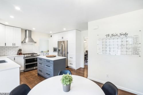 10 Spring Hill Ct, Dover NJ  07869-4305 exterior