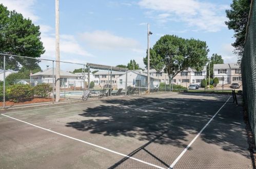 76 Sunflower Cir, North Providence RI  02911-2766 exterior