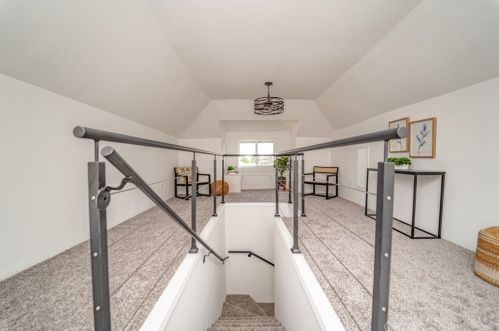 137 Altadena Dr, Altadena CA  91001-5104 exterior