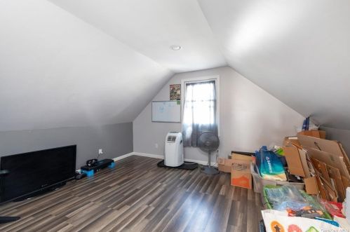 420 Clement Ave, Floral Park NY  11003-3320 exterior