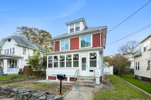 15 Kinney Ave, Norwich CT  06360-6209 exterior