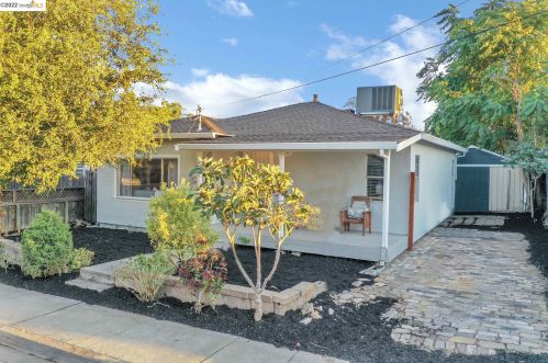 213 Ruby St, Oakley, CA 94561-2198