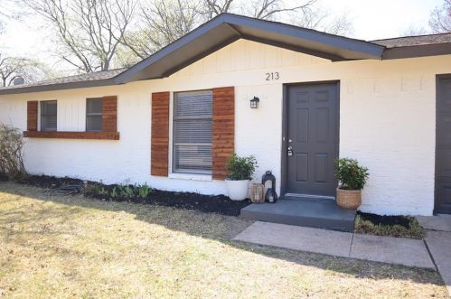 213 Wake Dr, Richardson, TX 75081-3642