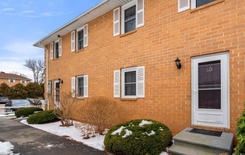 615 Elmwood Dr, Hudson, NH 03051-3244