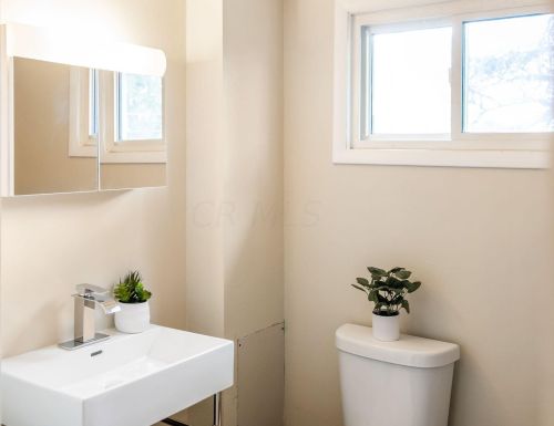 2967 Irwin Ave, Darbydale OH  43123-2309 exterior