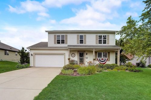 942 Center St, Lake Mills, WI 53551-1927