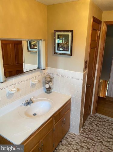 572 Township Line Rd, Collegeville PA  19473-1602 exterior