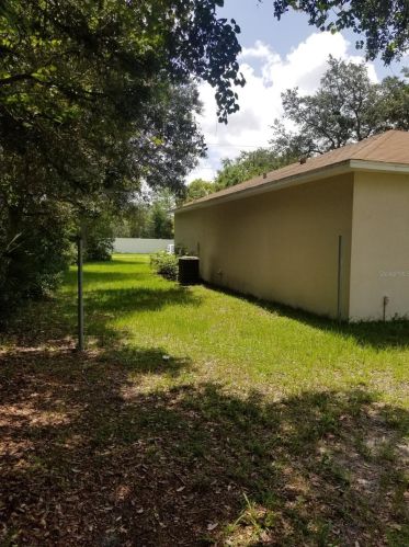 740 Live Oak Ave, Orange City FL  32763-8863 exterior