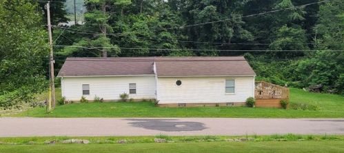 815 Possum Hollow Rd, Wampum, PA 16157-2821
