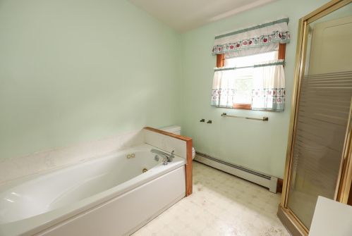 16 Fordway Rd, Raymond NH  03077-2459 exterior