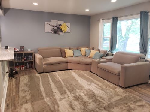 5864 Roosevelt Pl, Gary, IN 46410-2249