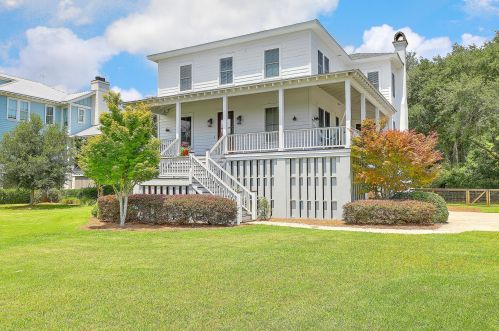 1624 Diddy Dr, Mount Pleasant SC  29464-9489 exterior