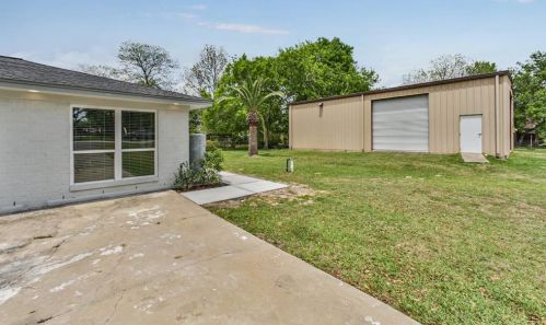 5049 Brookside Rd, Pearland TX 77581-7974 exterior