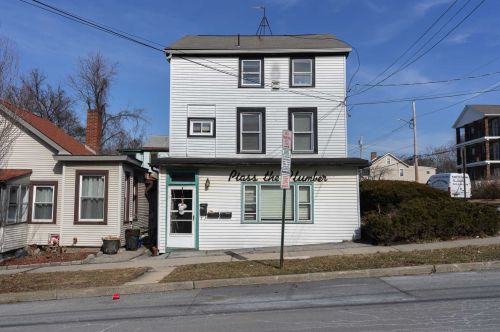 34 Hoffman St, Poughkeepsie, NY 12601-1785