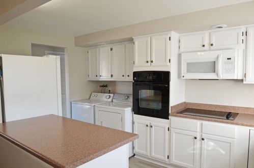 425 Geron Dr, Springfield OH 45505-2803 exterior