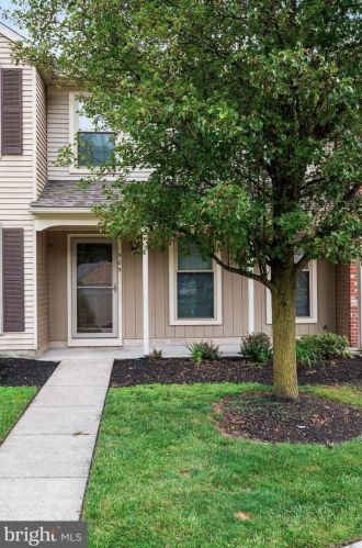 505 Essex Ct, West Deptford, NJ 08051-2027