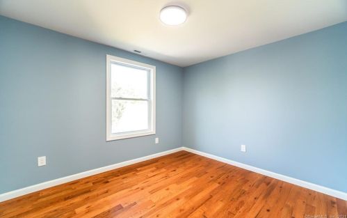 27 Garrigus Ct, Waterbury CT  06716-3103 exterior