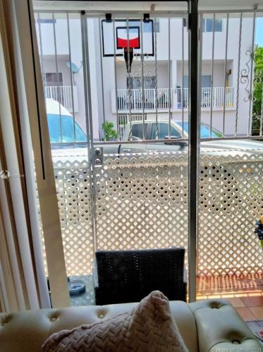 2730 76th St, Hialeah FL  33016-5622 exterior