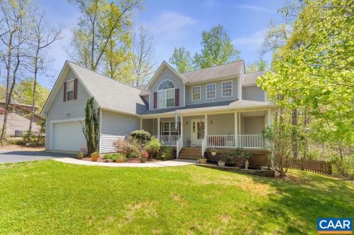 636 Jefferson Dr, Bybee, VA 22963-3038