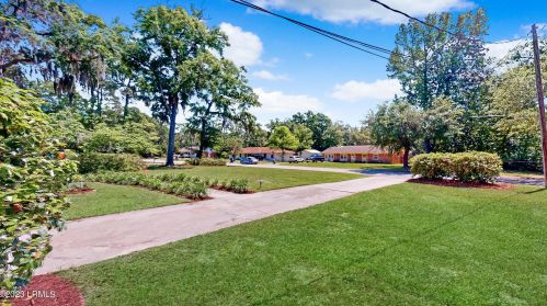 3005 Dogwood St, Beaufort SC  29906-6829 exterior