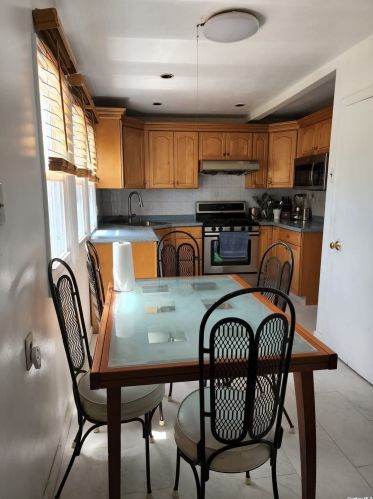 25 Bonta St, Floral Park NY  11003-2104 exterior