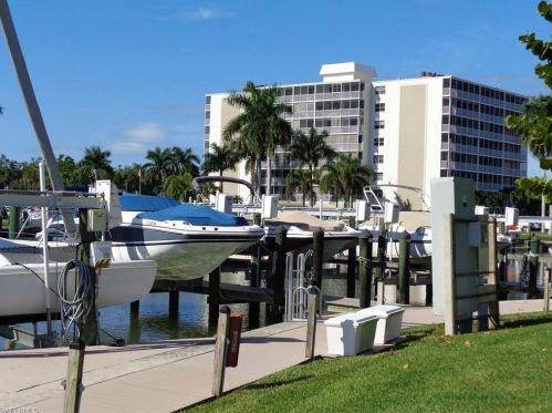1 Bluebill Ave, Naples FL  34108-1788 exterior